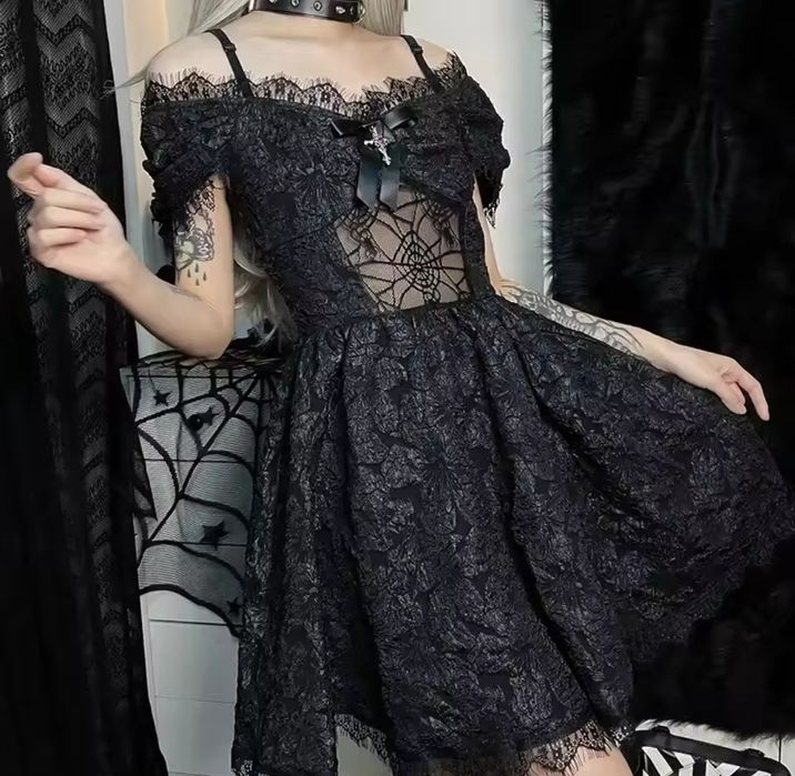 sukienka gotycka | gothic | goth | pajęczyna | krzyż | koronka | nowa