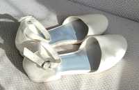Białe buty komunijne dla dziewczynki R. 33 wesele