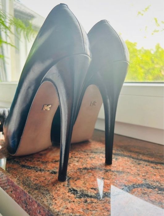 Skórzane szpilki kazar