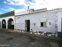 Moradia térrea com quintal e anexo, Alvalade, Santiago do Cacém