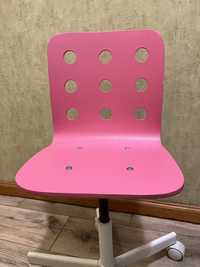 Krzesło różowe dziecko biurko