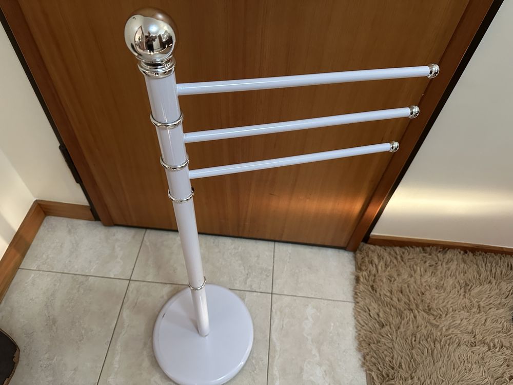 Toalheiro branco