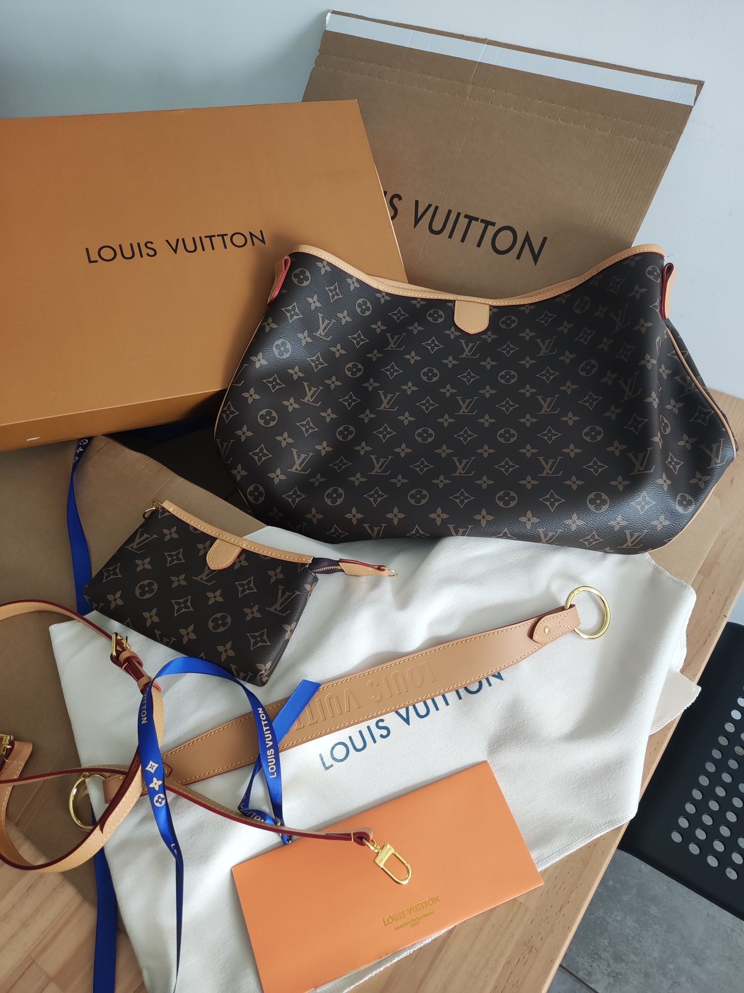 Torebka damska louis vuitton, skóra nowa