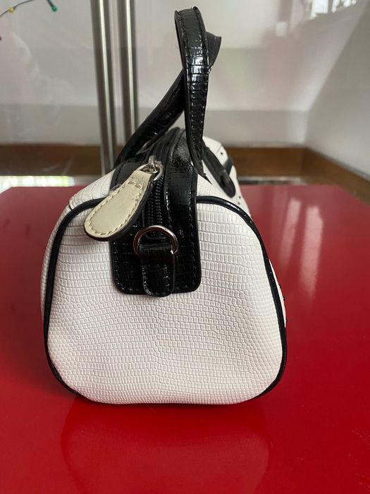 Torebka Guess czarno- biała na lato