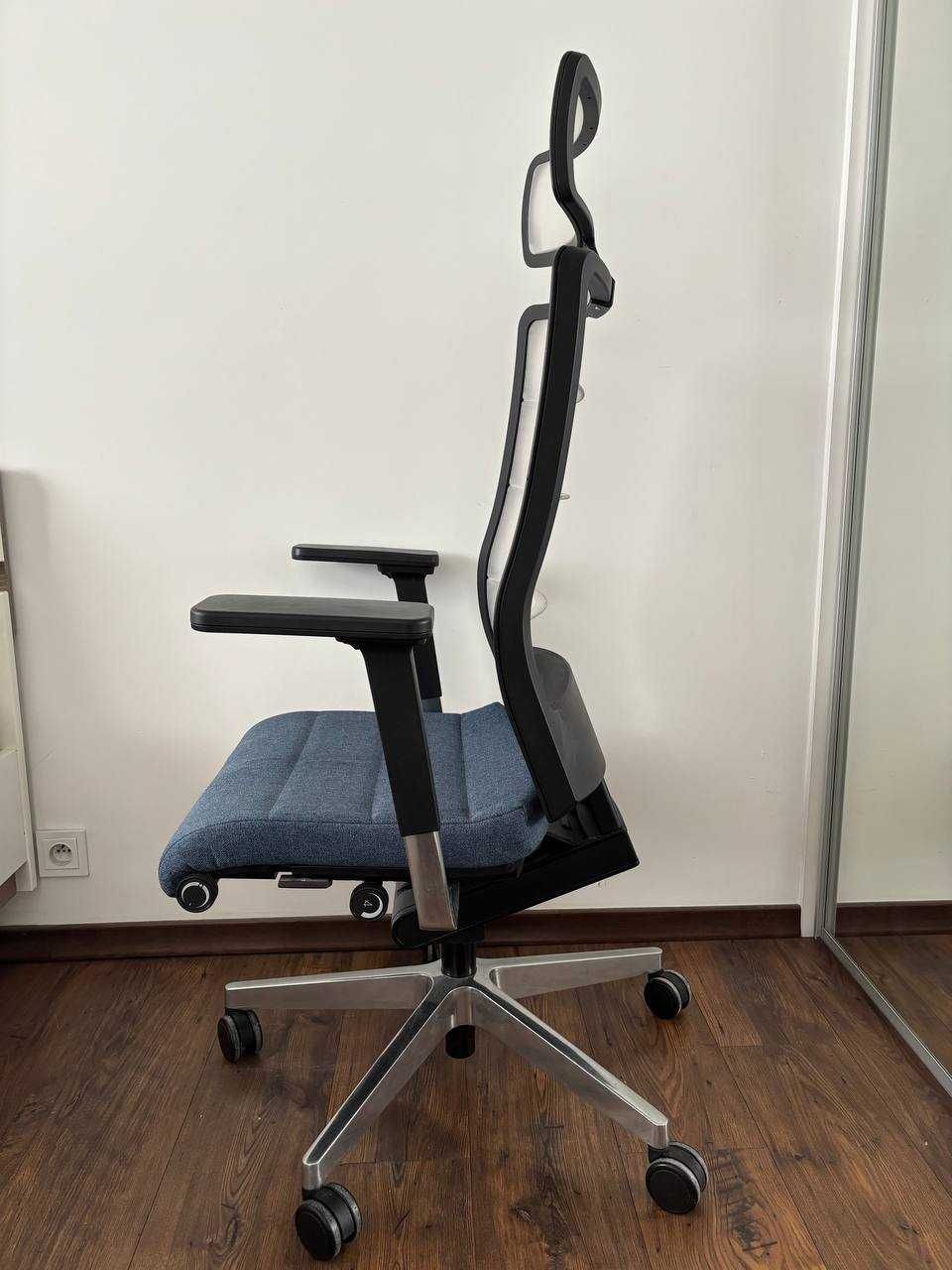 Krzesło ergonomiczne - Interstuhl Airpad 3C72