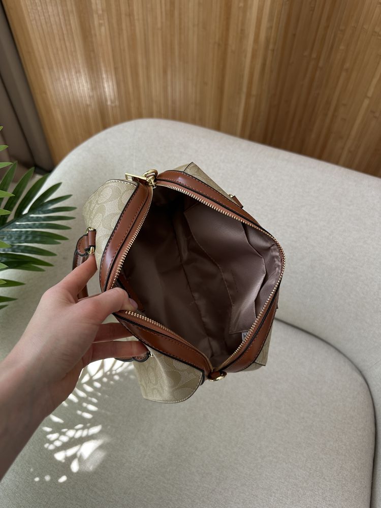 Сумка Coach Rowan Satchel In Signature Canvas бежева/руда