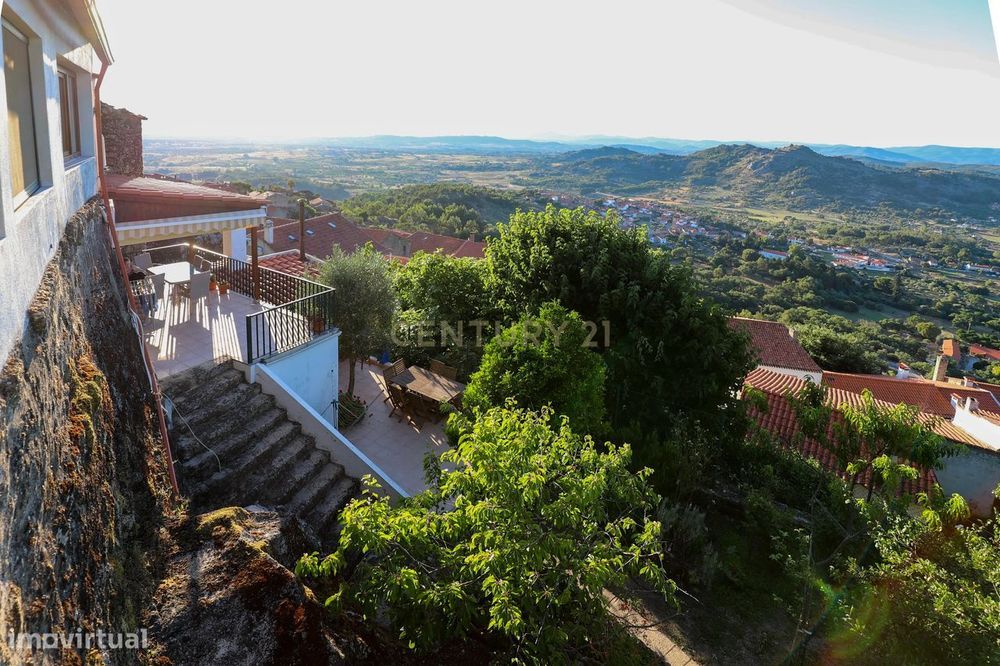 Moradia T4+2 na Aldeia Histórica de Monsanto