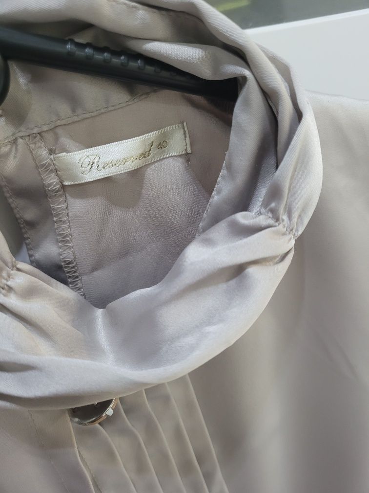 Reserved bluzka błyszcząca elegancka szara 40 L ze stójką