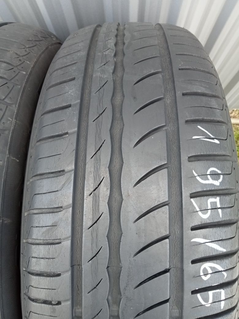 2x Opony Używane Letnie 195/65R15 Pirelli