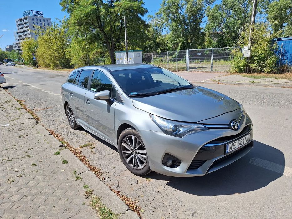 Toyota Avensis Toyota Avensis 1.8 147 KM Automat Kombi Benzyna + Gaz