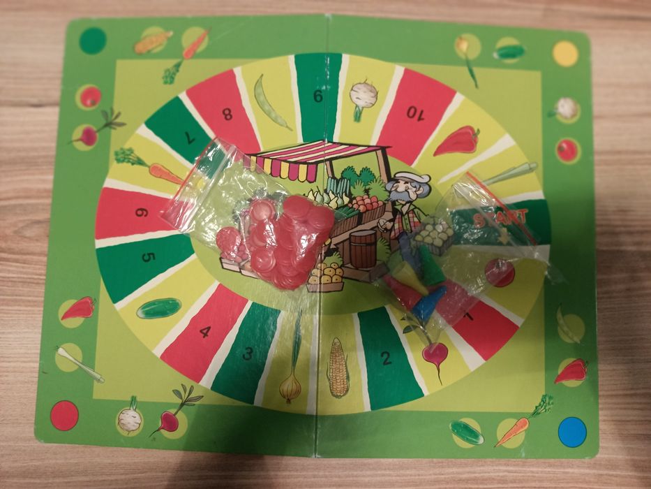 Gra w sklepie w ogródku