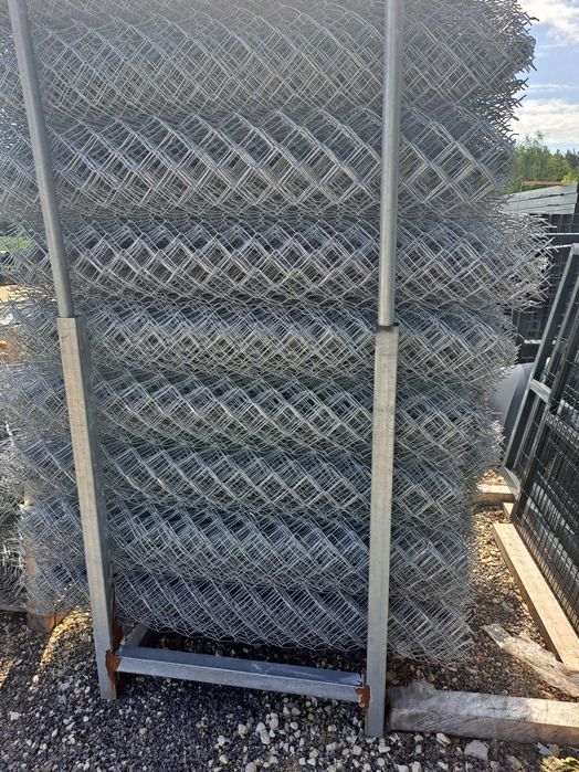 Siatka ogrodzeniowa, słupki