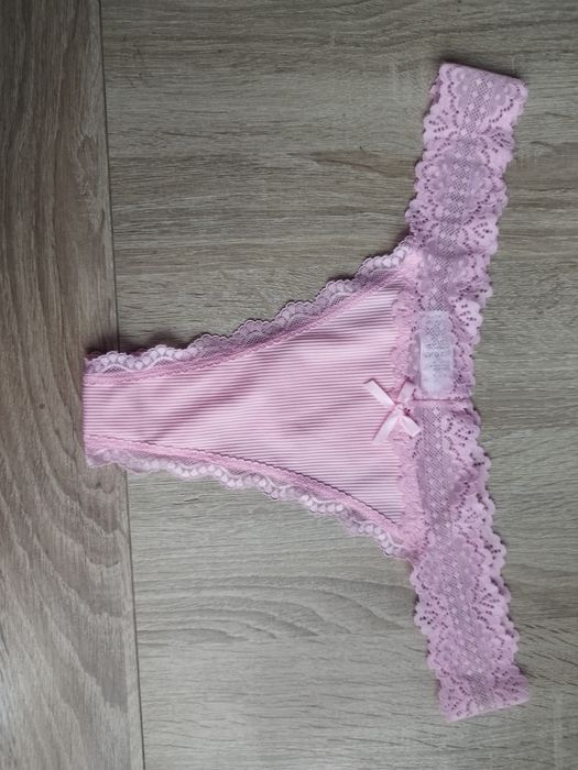 Stringi prążek z koronką L