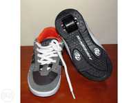 Sapatilha Heelys T.33 NOVAS