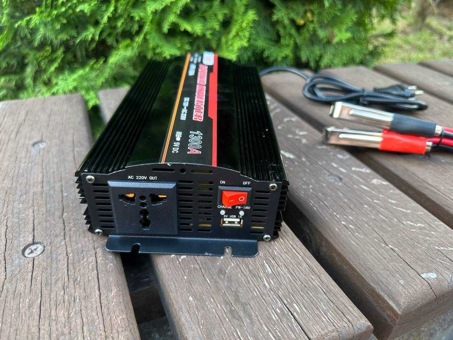 Преобразователь Инвертор Інвертор UKC 12V-220V 1300Вт ИБП ДБЖ UPS 10Am