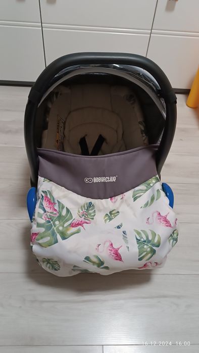 Fotelik samochodowy Avionaut Kite