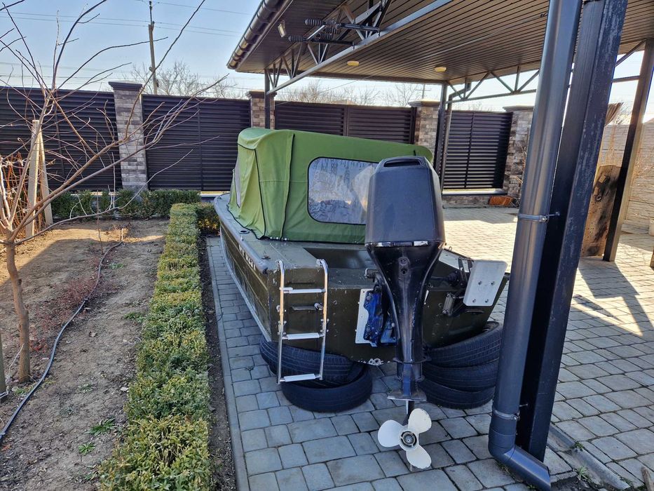 човен Днепр, мотор 60 к.с.