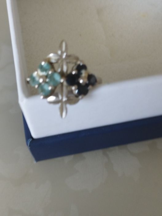 Серебряное кольцо с натуральными сапфиром и топазом, размер 17