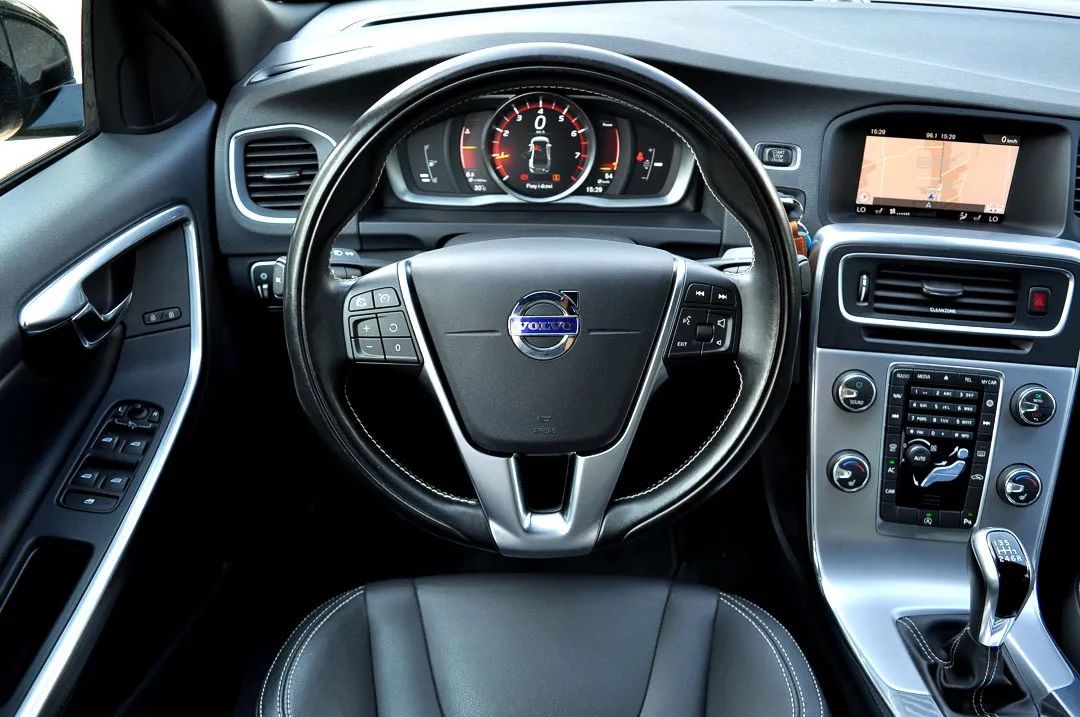 Volvo S60 R e z e r w a c j a