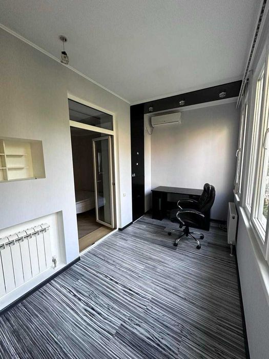 Сдам длительно 3-комнатную квартиру в центре!