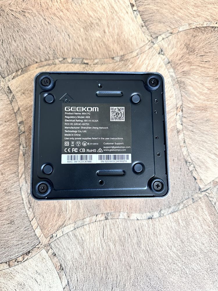 Міні компʼютер GEEKOM AE8