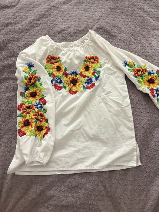 Вишиванка з квітами
