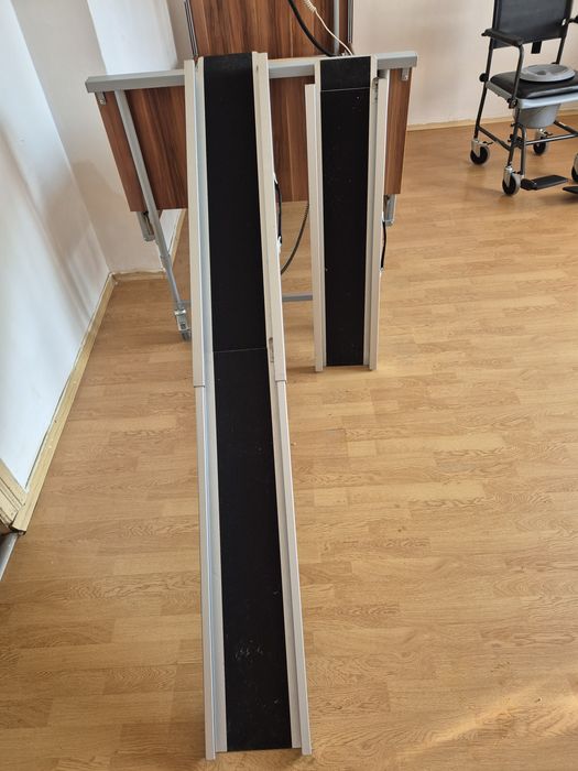 Przenośna rampa podjazdowa do wózków inwalidzkich