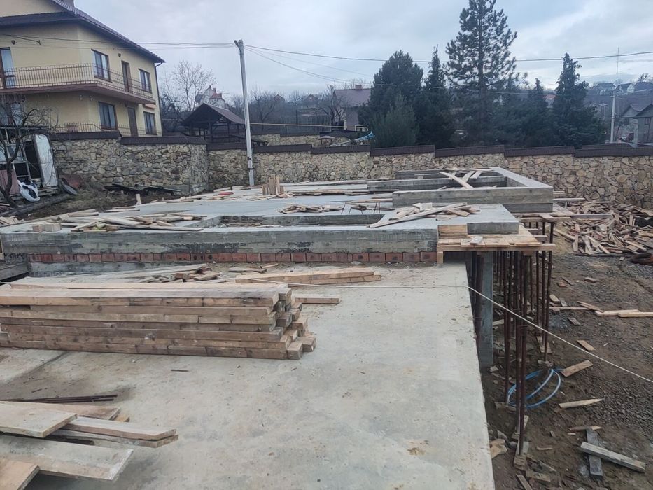 Будівельні роботи любої складності) та матеріали..