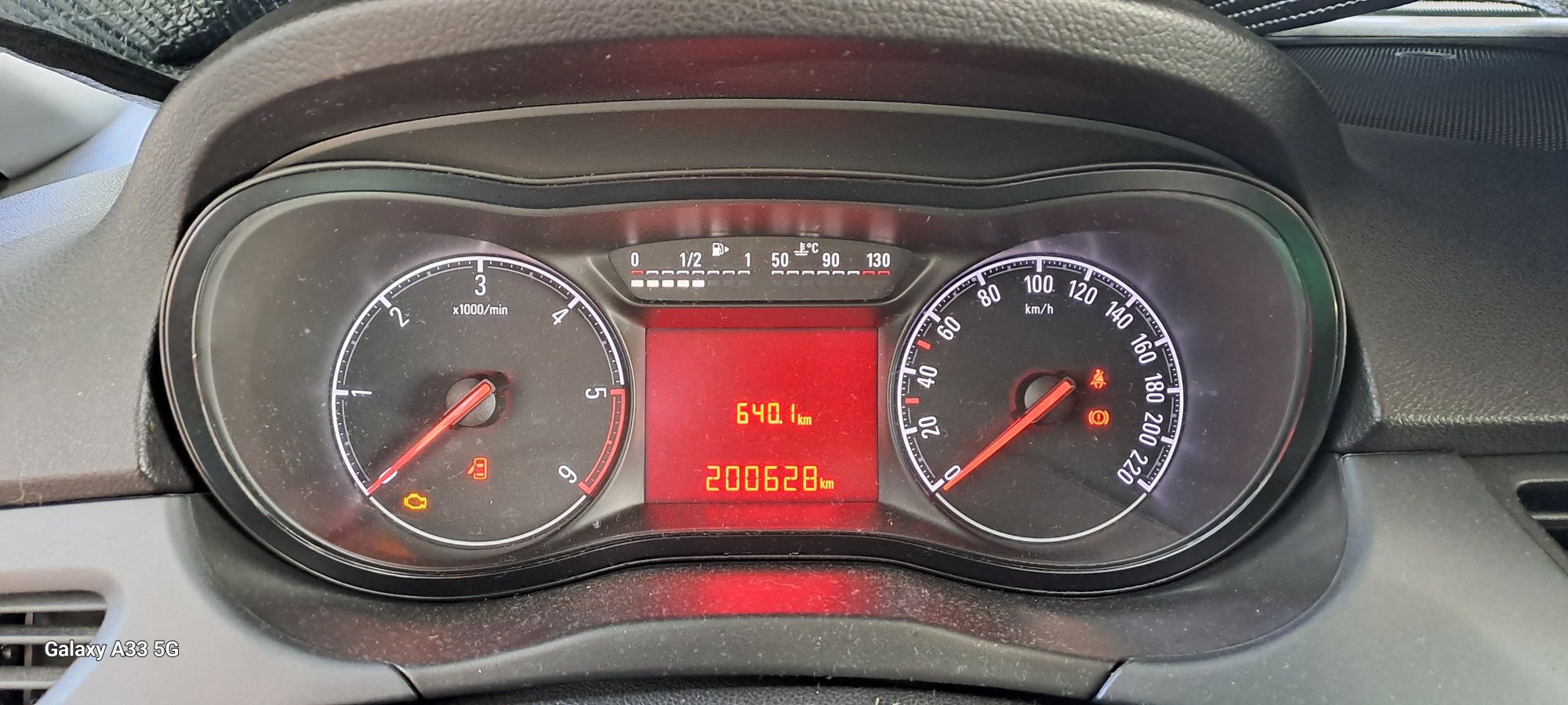 Vende se Corsa e Van 1.3 cdti  €6500