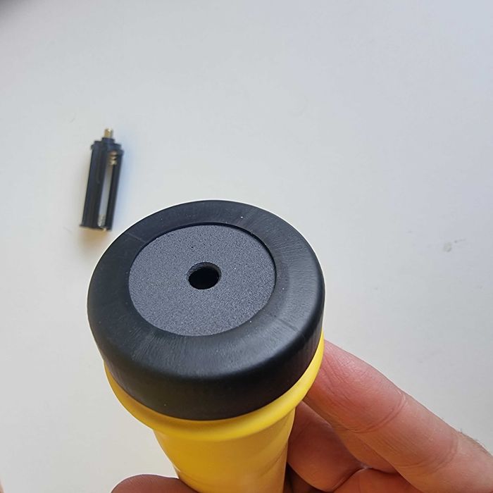 Мини металлоискатель — настоящая игрушка для юного кладоискателя