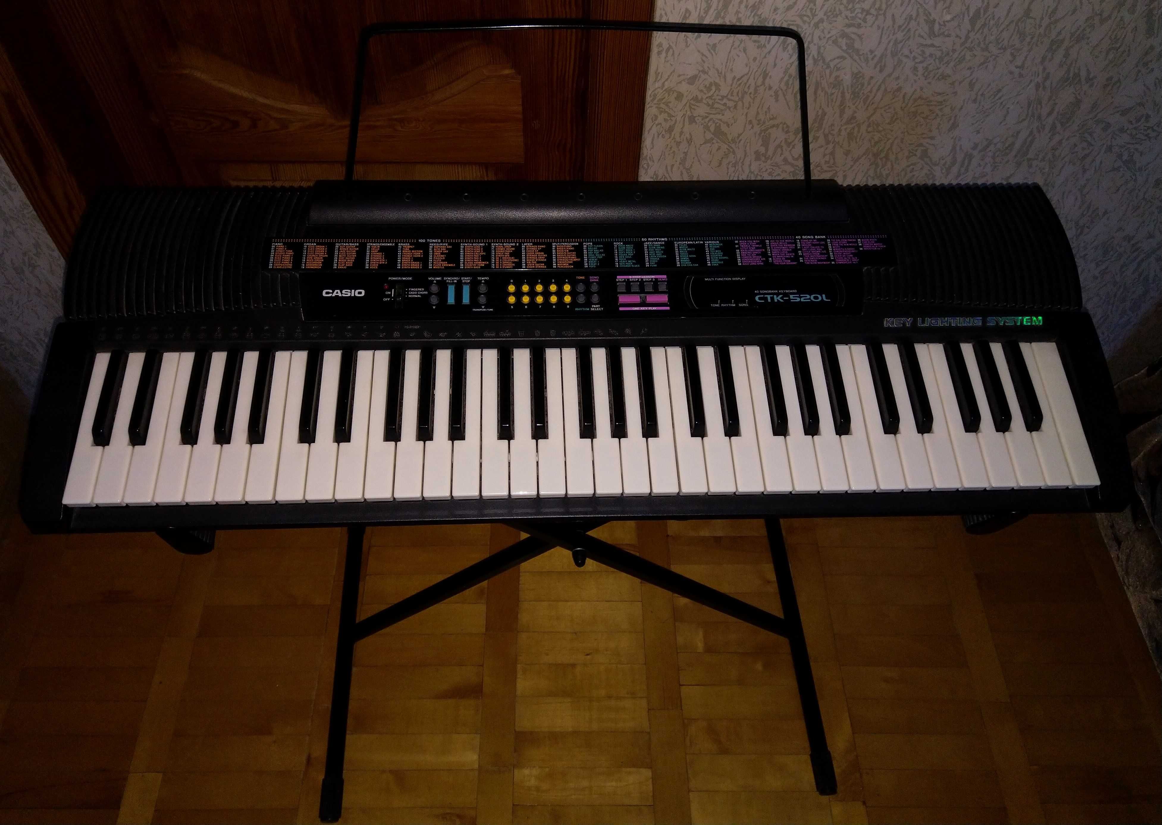 Cинтезатор Casio CTK 520L