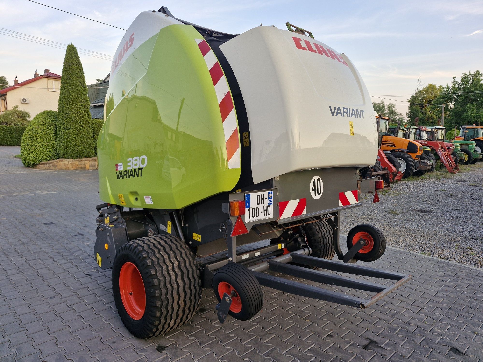 Prasą rolująca Claas Variant 380 z 2013 roku Siatka Sznurek Rotor
