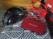 focusrite scarlett 2i2 gen 3 studio paket + 2 mikrofony, kable