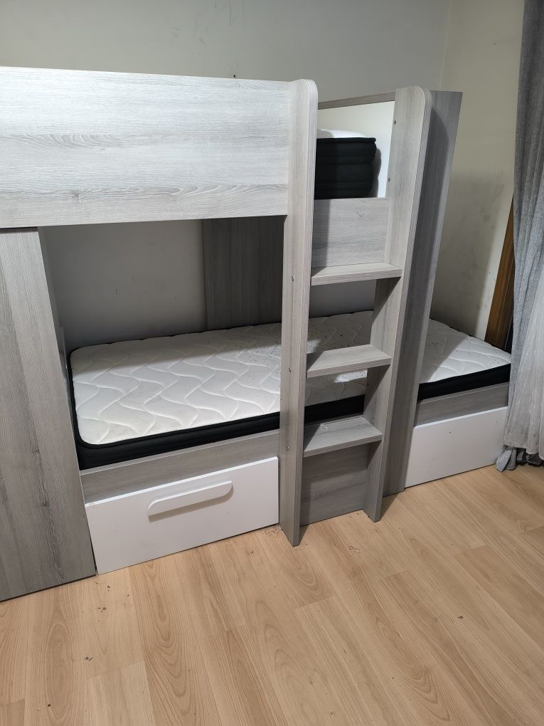 Beliche cama com armário e escadas