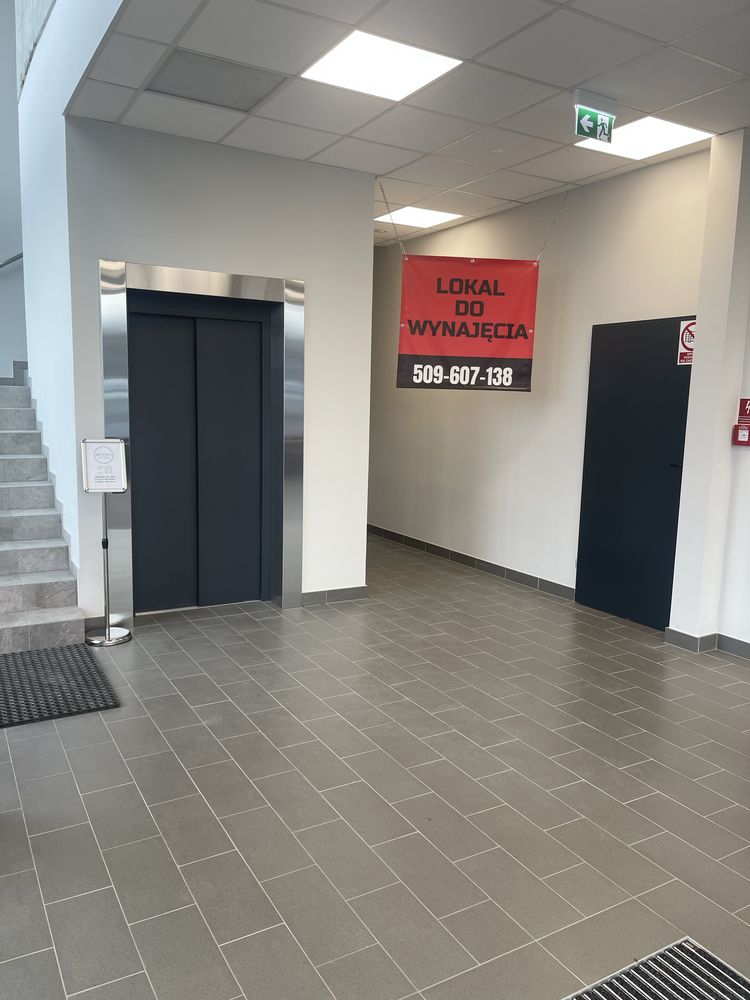 Lokal handlowy/usługowy do wynajecia 10,5 m2 + 2,5 m2 jarton