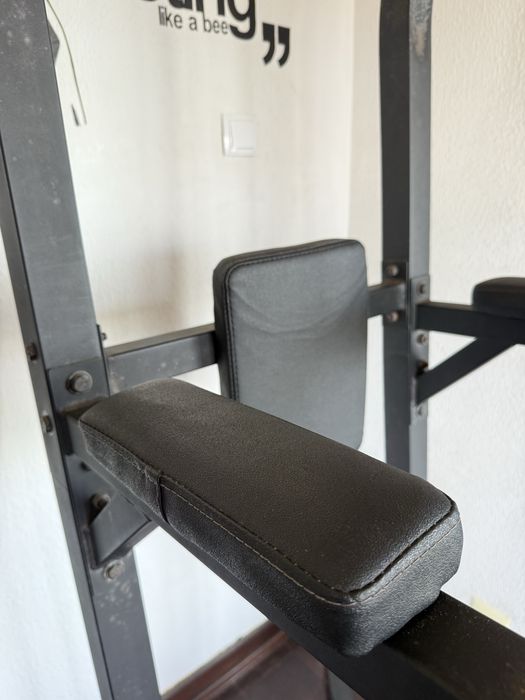 Torre de treinamento- elevação/ barra fixa.