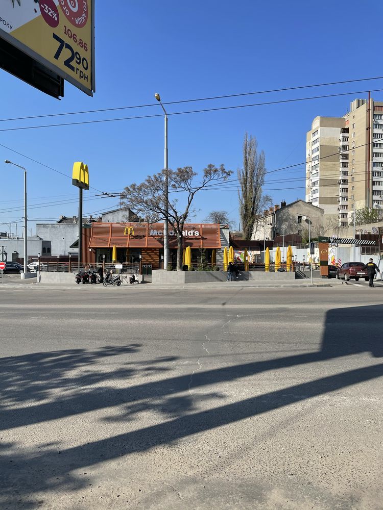 Стоянка на Разумовской 51. Парковка закрытого типа. Р-н Автовокзала.