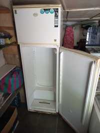 Продам холодильники зануссі і снайге