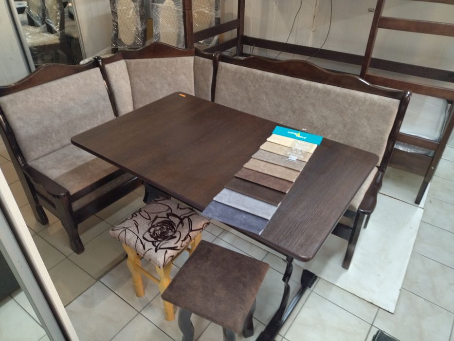 Кухонні кутки , кутки дерев'яні, стіл , табуретки,угол