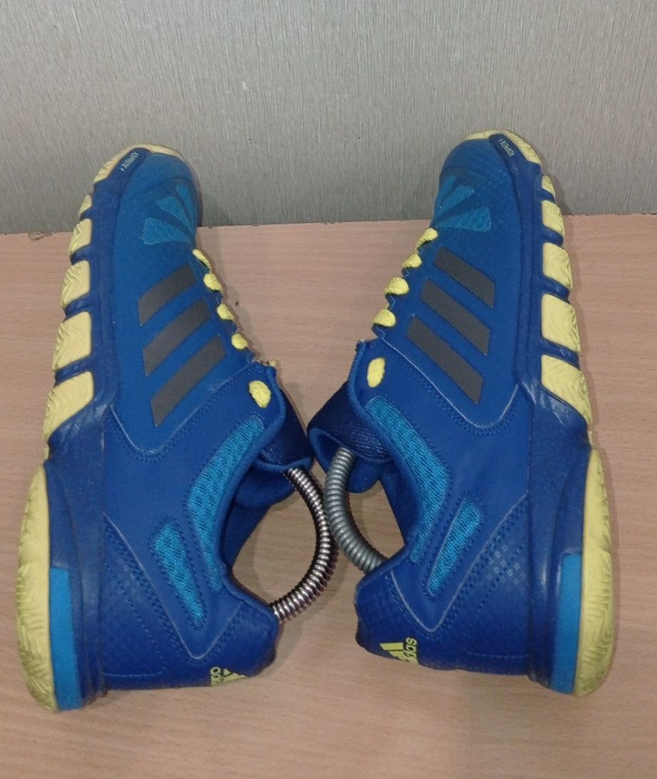 Кросівки фірми Adidas 40 розміру