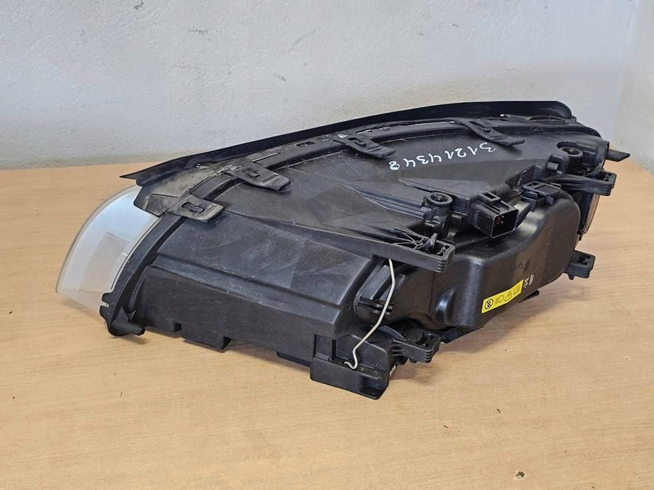 Reflektor prawy xenon volvo XC70 V70 S80 2007--2013 EU