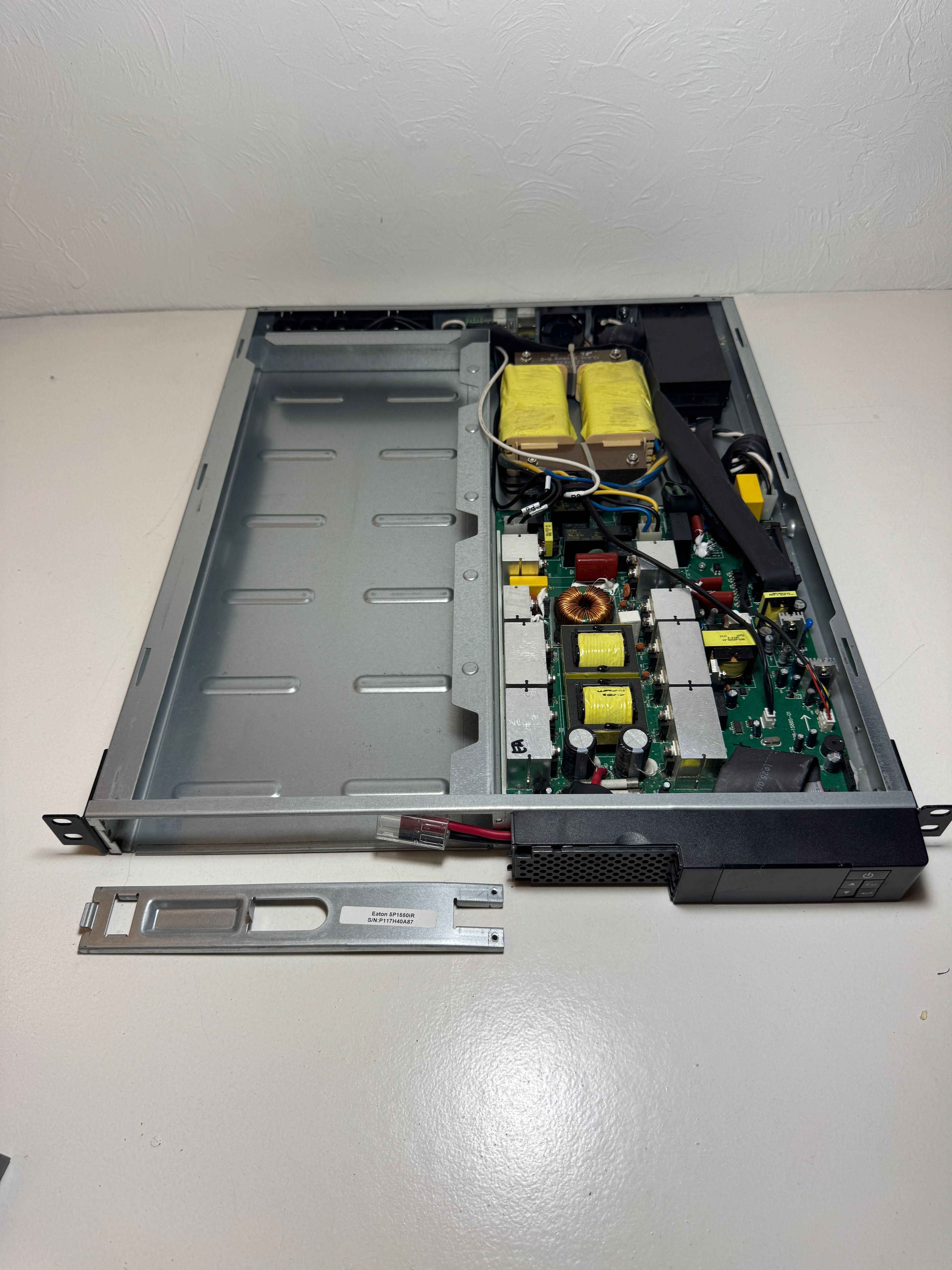 EATON 5S 1550iR zasilacz awaryjny UPS komputerowy