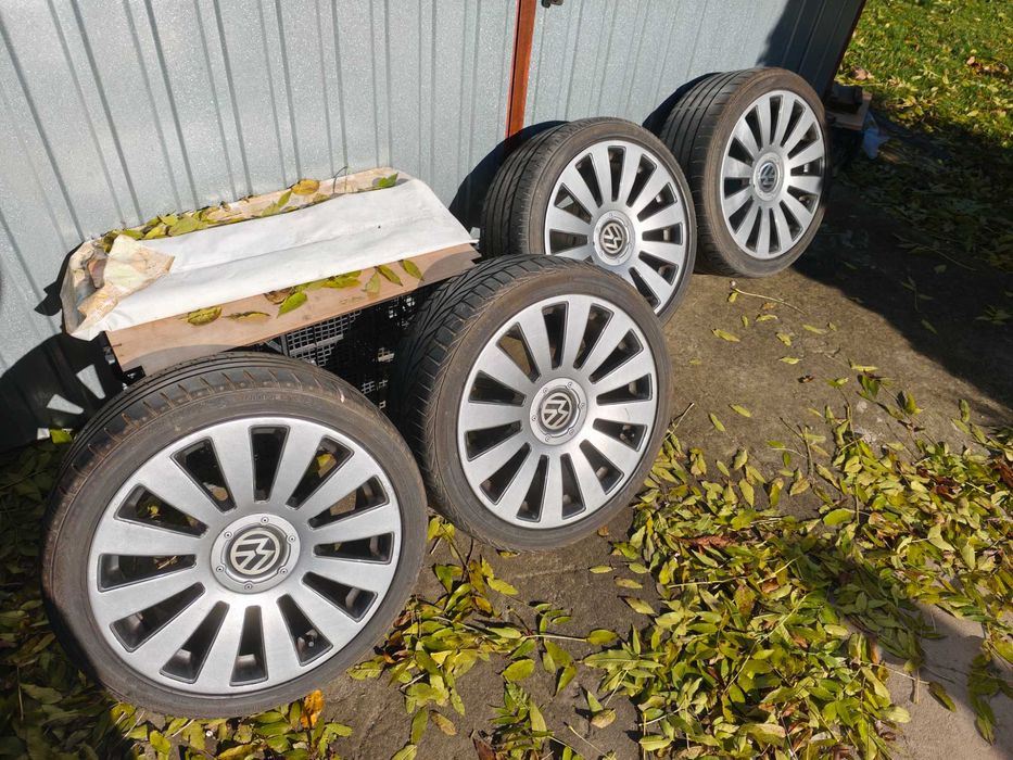 Felgi aluminiowe z oponami (komplet) 235/40 ZR 18 95Y