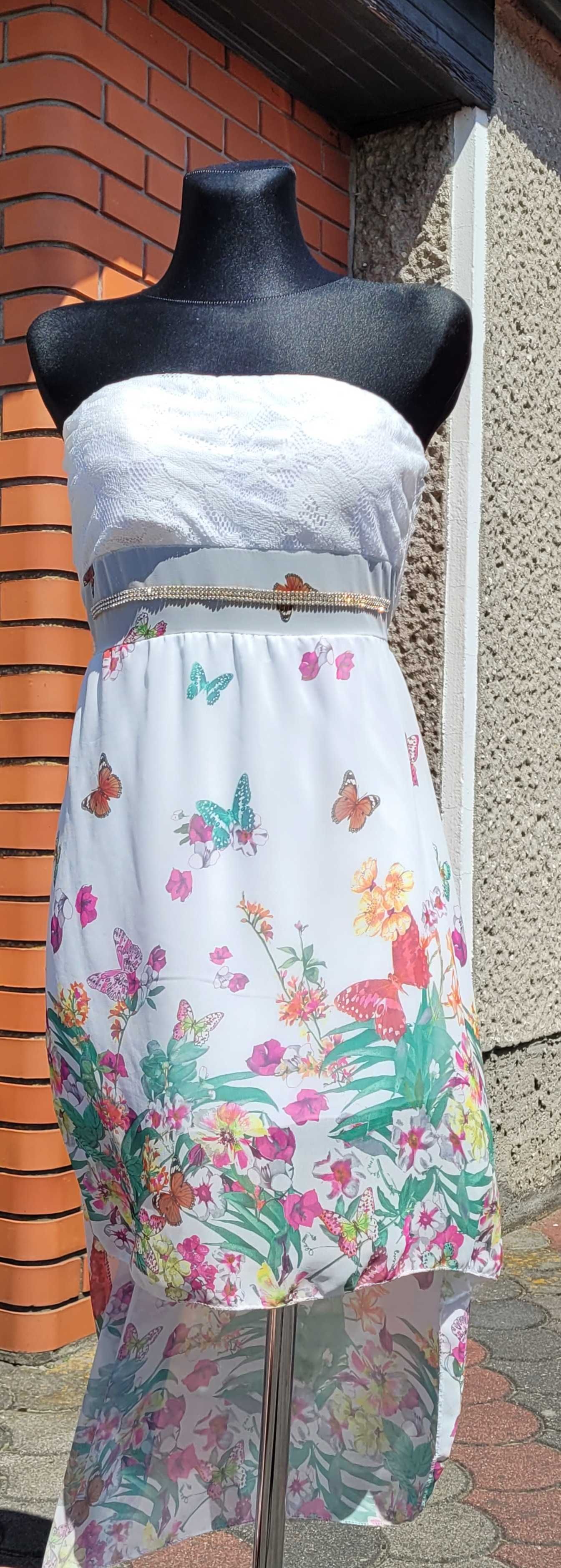Zwiewna sukienka w motylki