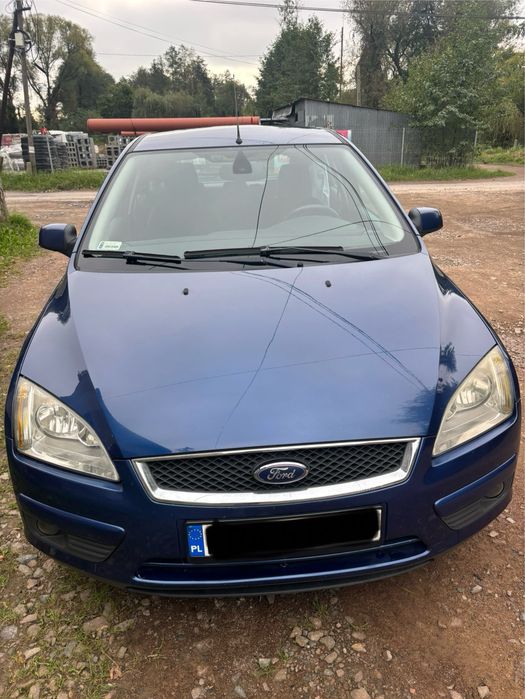 Ford Focus Mk2 Ghia hatchback 2007 (model o podwyższonym standardzie)
