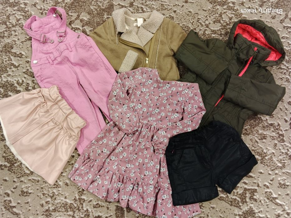 Фірмовий одяг для дівчинки 98см-110 см в дуже хорошому стані