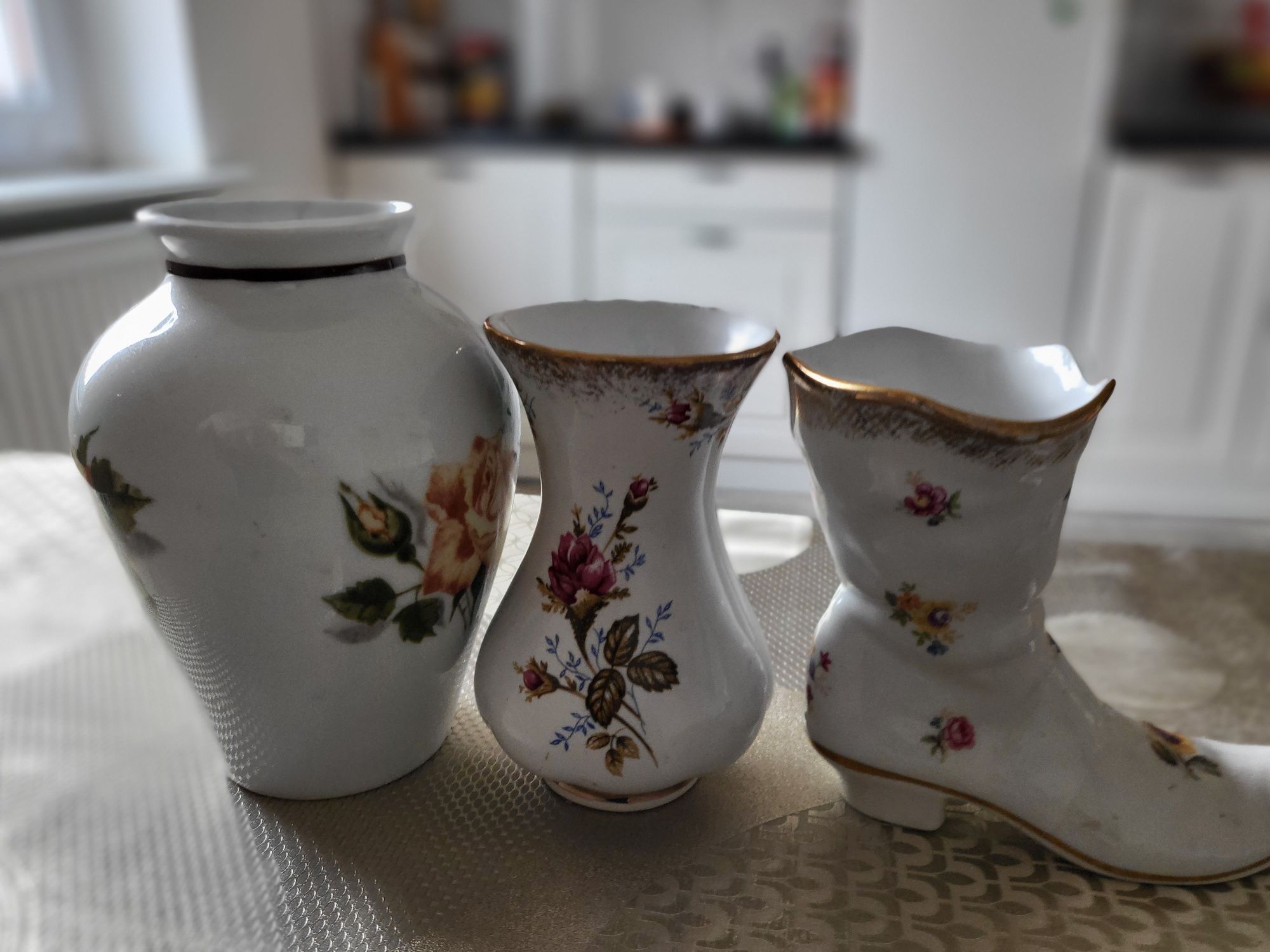 Flakony na kwiaty, z polskiej porcelany, Chodzież