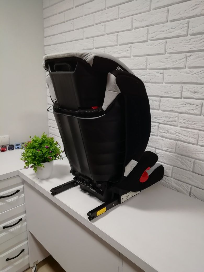 ISOFIX Recaro Monza Nova 2 Seatfix 3-12 років автокрісло бустер