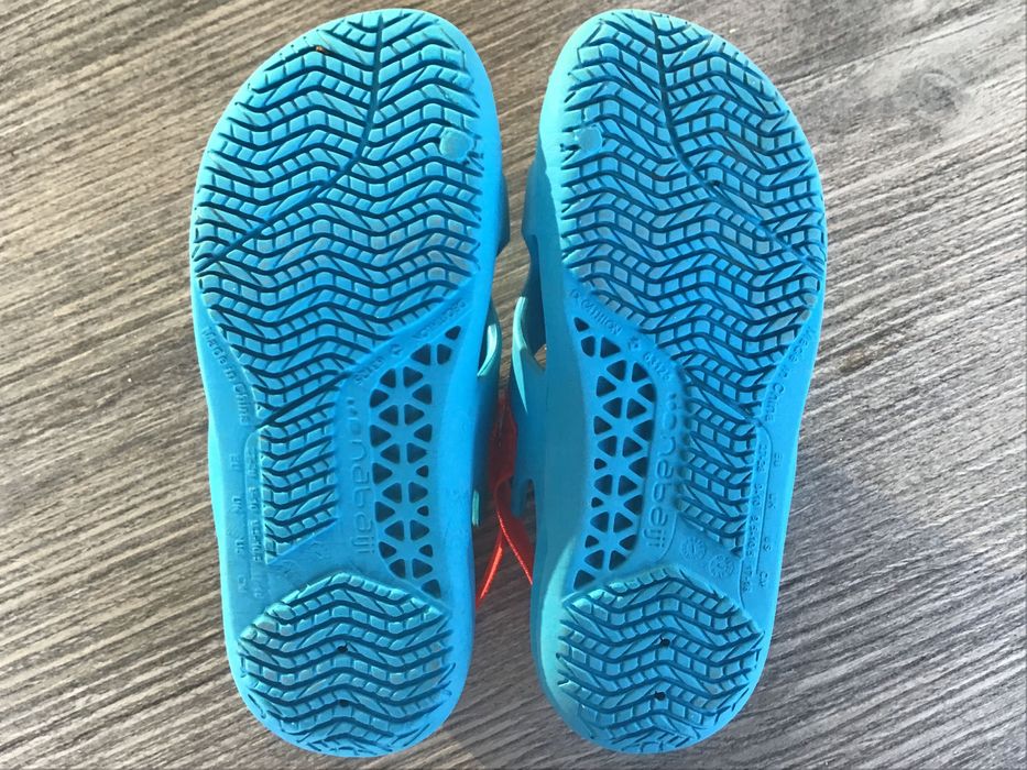 Klapki basenowe z gumką chłopięce Nabaiji 27/28-17/18 cm