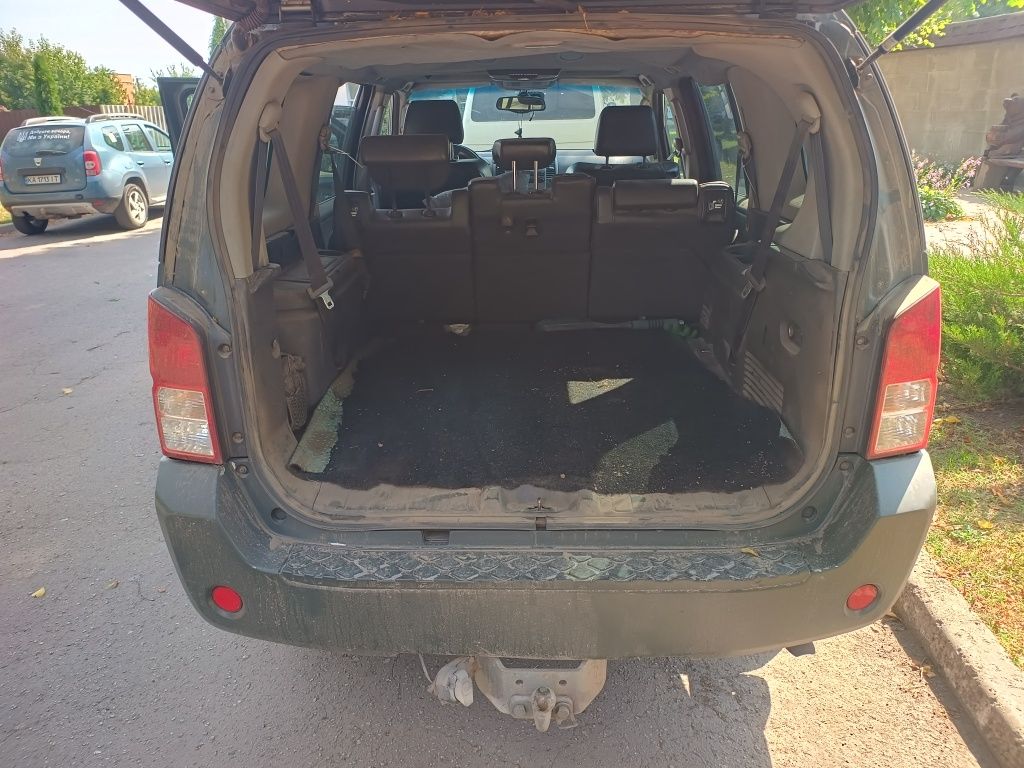Ніссан Pathfinder